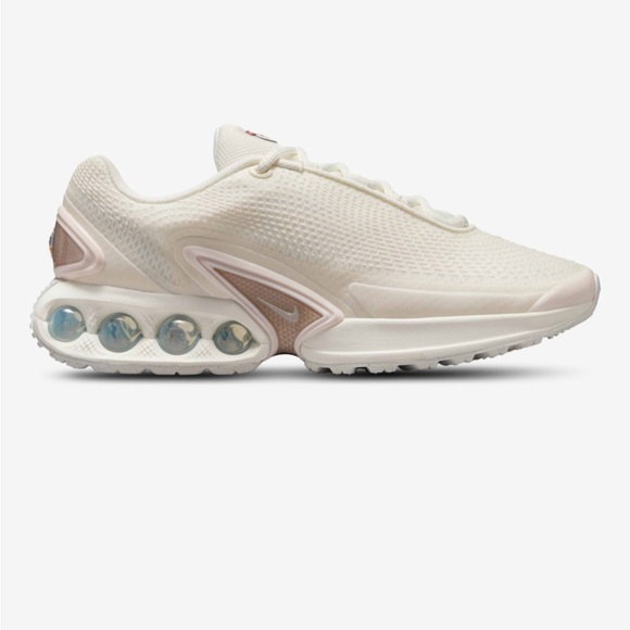 Nike Shoes - Nike Air Max DN SE, Women’s Size 11